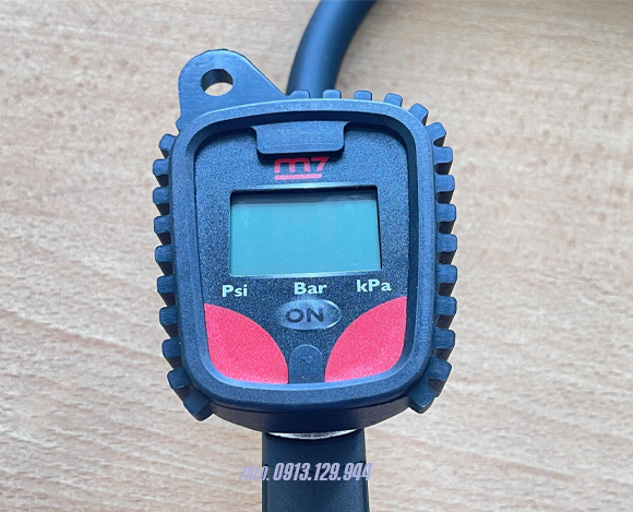 Đồng hồ bơm lốp xe điện tử M7-SB-3030