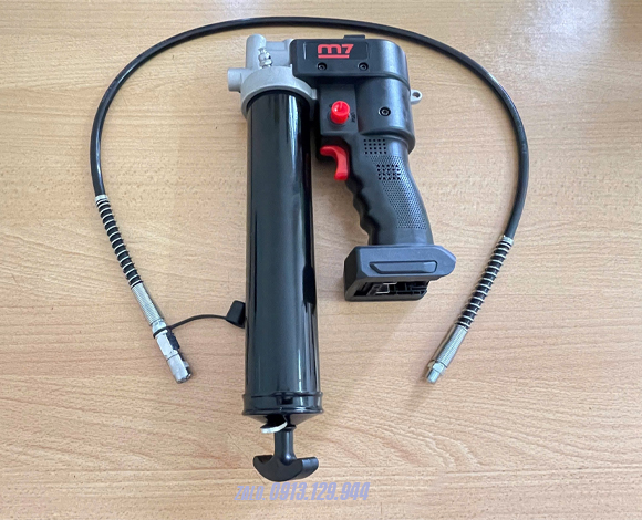 Súng Bơm Mỡ Bò Dùng Pin M7-DGG-102